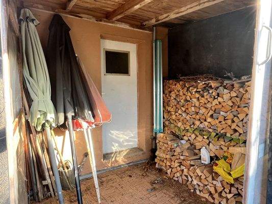 Unterstellplatz Garage hinten