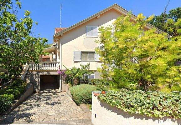 Zentral gelegenes Mehrfamilienhaus in Vodice