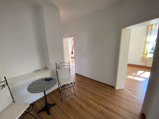 Beispielwohnung 1. OG- geräumige Diele.jpg