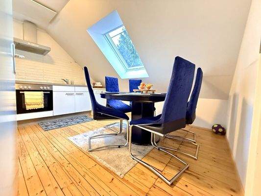 Küche/Essbereich DG