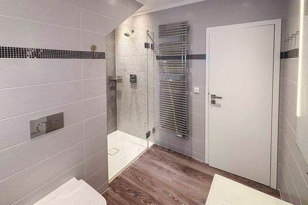 hochwertiges Badezimmer