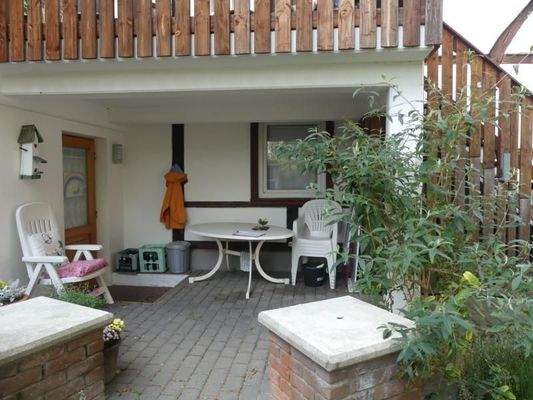 Eingangsbereich mit Terrasse