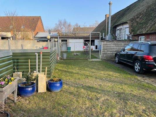 Blick auf den Carport- bzw. Garagenbau