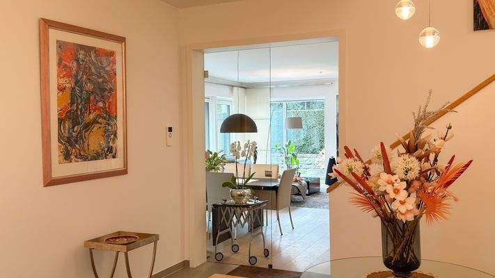 Blick in den Wohn- und Essbereich