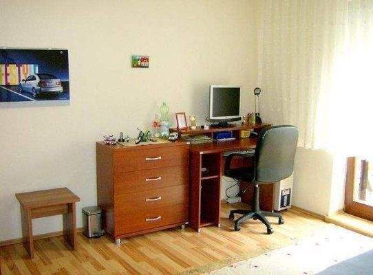 Büro mit Balkonausgang