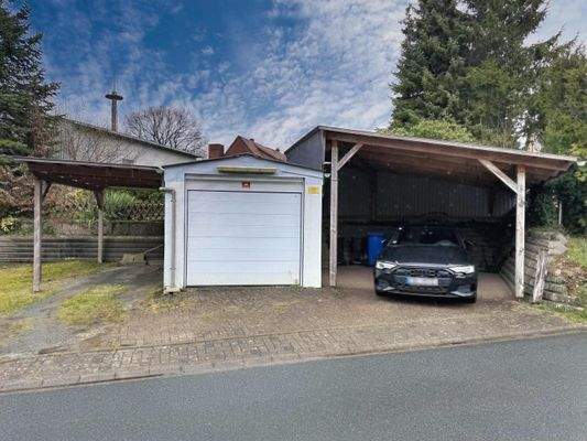 Garage und 2 Carports, sowie Außenstellplatz