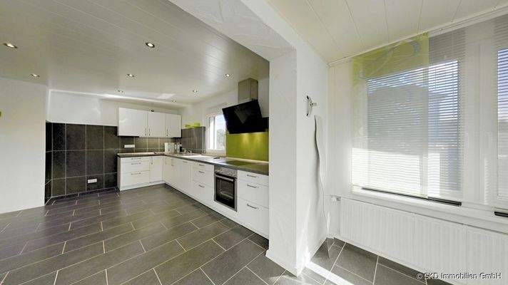 ...mit angrenzendem "Wintergarten"