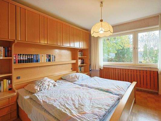 Schönes, helles Schlafzimmer im Erdgeschoss