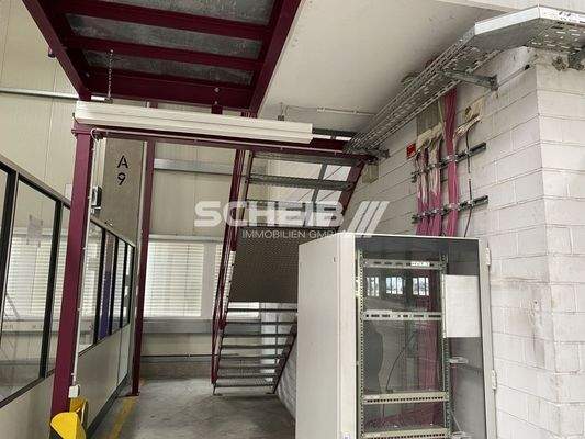 Treppenaufgang und EDV Verteilung