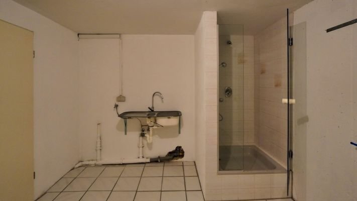 Waschküche mit Dusche im UG