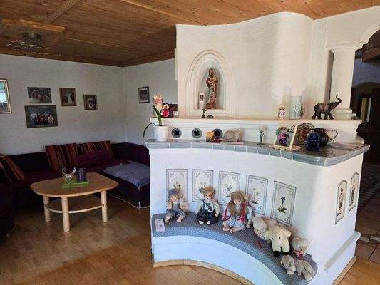 Kachelofen im Wohnzimmer.jpg