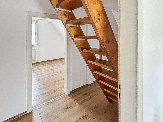 Treppe zum Dachgeschoss