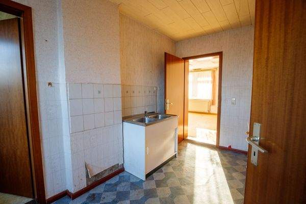 06 - Flur u. Küchenbereich.jpg