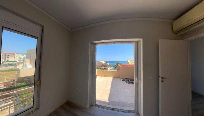 Kreta, Maleme: Villa am Meer zu verkaufen - Teil einer Anlage