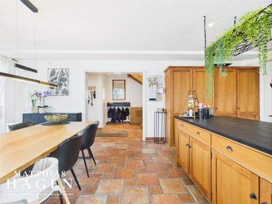 Küche mit Essbereich