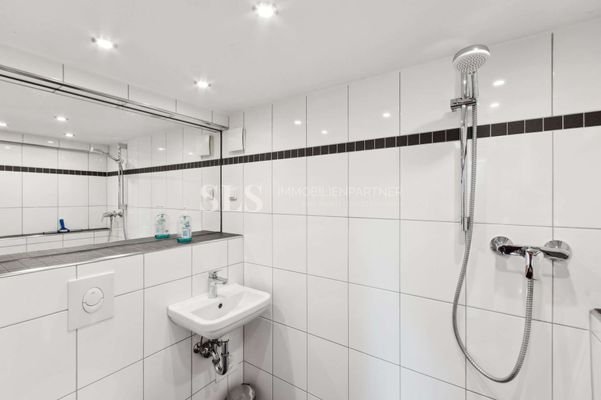 Werkstatt (ausgebaut) Bad