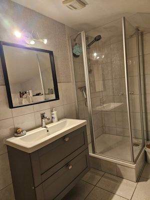 Modernes Eckwannenbad.JPG