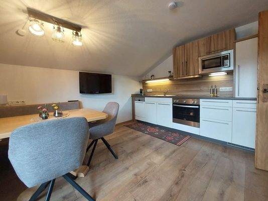 Modern ausgestattete Wohn-Essbereiche