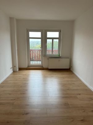 Zimmer mit Balkon