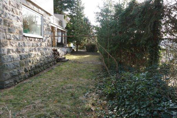 Grundstück unterhalb vom Haus