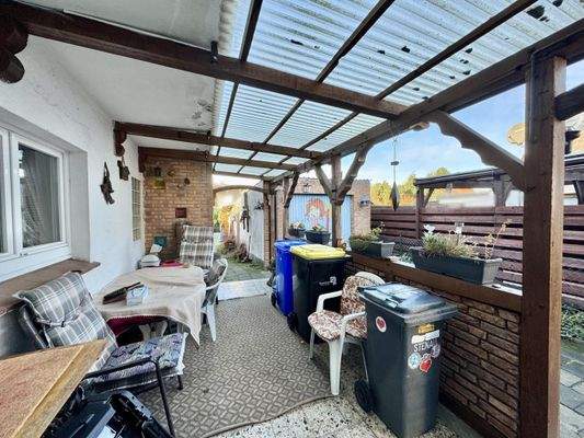 überdachte Terrasse