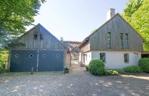 Garage/Wirtschaftsgebäude