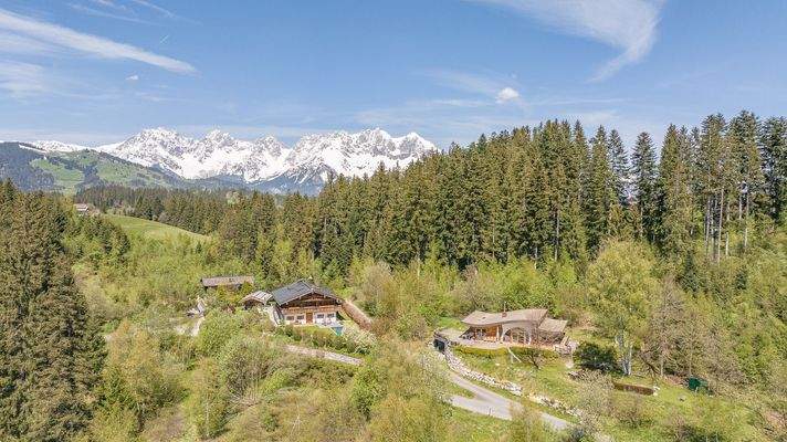 KITZIMMO-Einzigartiges Anwesen mit Blick auf den Schwarzsee - Immobilien Kitzbühel.