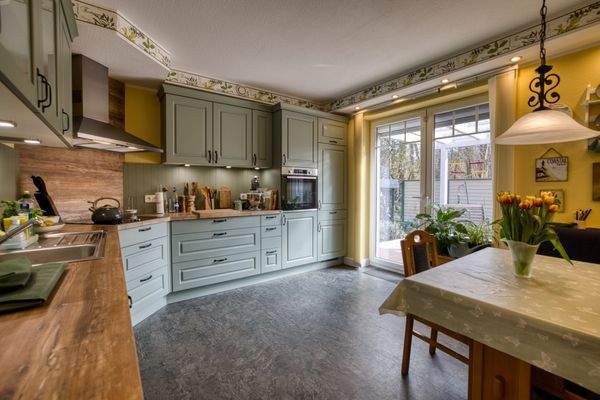 Küche und Terrassenzugang