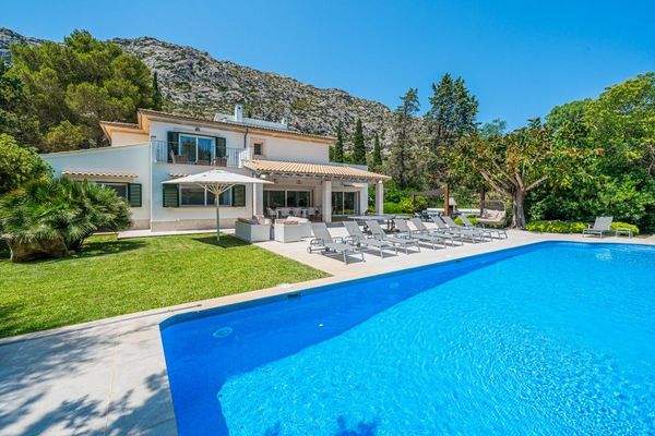 Exterior and Pool (3)