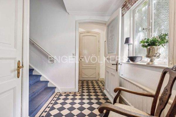 Blick auf Windfang und Eingangstür