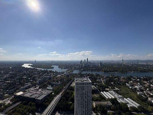 20251003_104355739_iOS