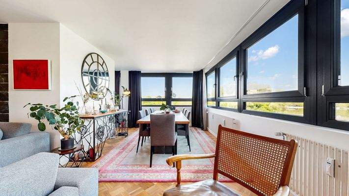 Essbereich mit Seeblick