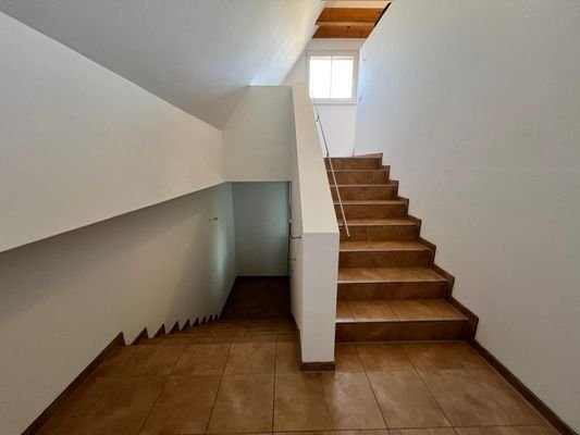 Treppenaufgang gehört schon zur Wohnung