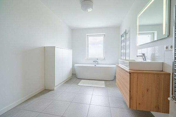 Badezimmer digital möbliert