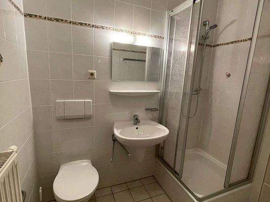 Duschbad / Pensionszimmer