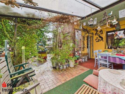 überdachte u. offene Terrassen