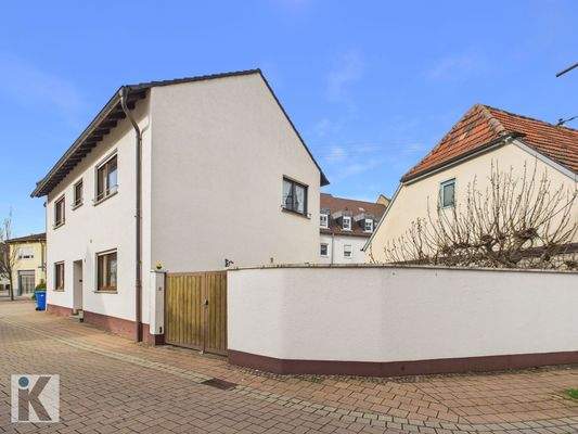 1-2 Familienhaus mit Hof