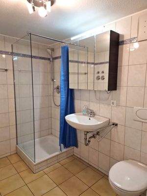 2.OG Duschbad mit Waschmaschinenanschluss