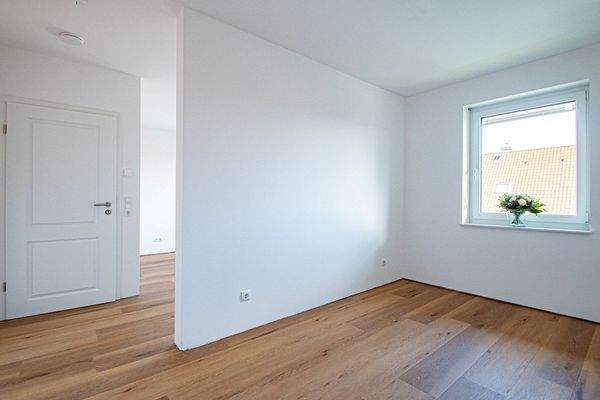 Schlafzimmer mit Ankleide OG