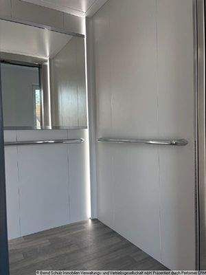04 Aufzug