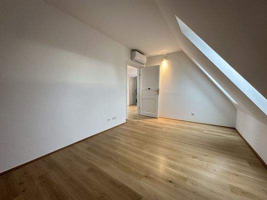 20251211_125020333_iOS