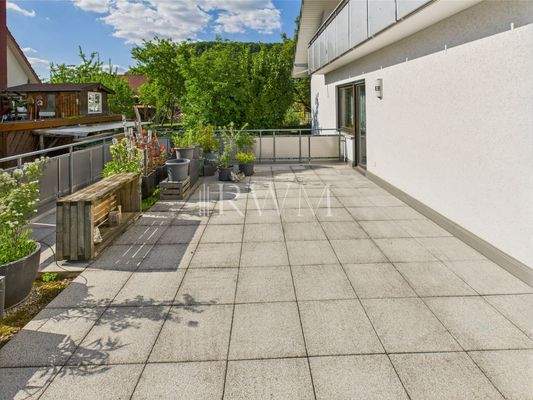 Große Terrasse OG 1