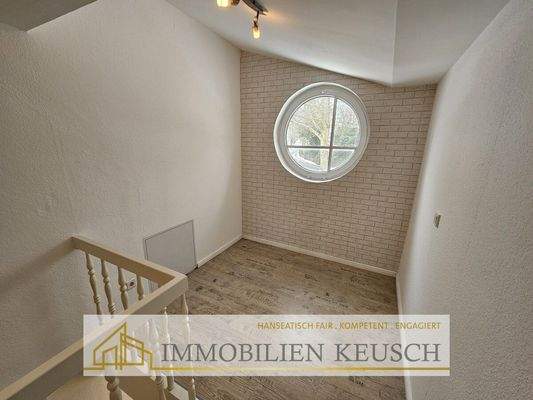 Büroecke im Flur OG