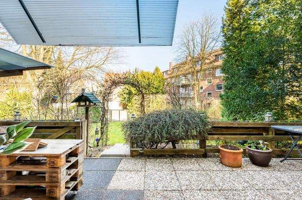 Terrasse Erdgeschoss rechts