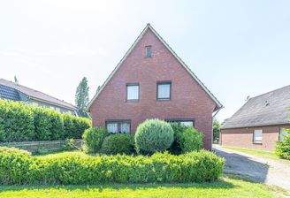 Vorderansicht des Wohnhauses