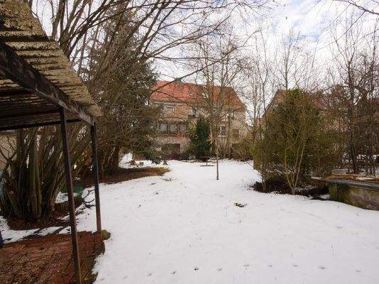  Gartenüberblick zum Haus