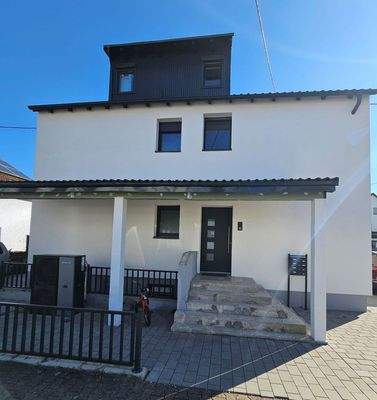 Hausansicht (Haupteingang)