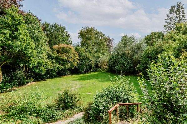 Wunderschönes Grundstück