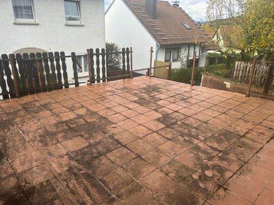 großzügige Terrasse