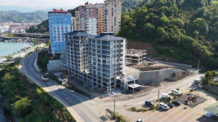 3-Bedroom Apartments in New Building in Trabzon Konakonu